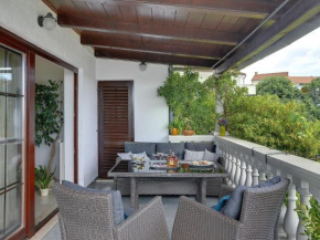 Picturesque holiday home in Banjole with pool